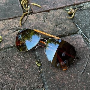 Fossil Aviator Sunglasses NWOT